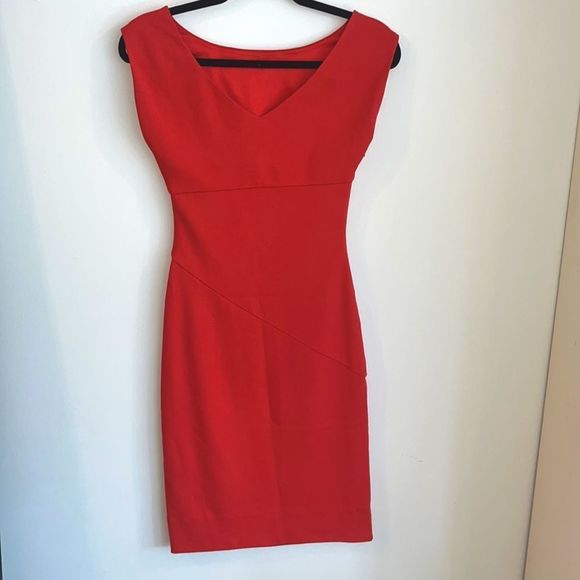 Sleek red dress from Diane von Furstenberg - Picture 5 of 9